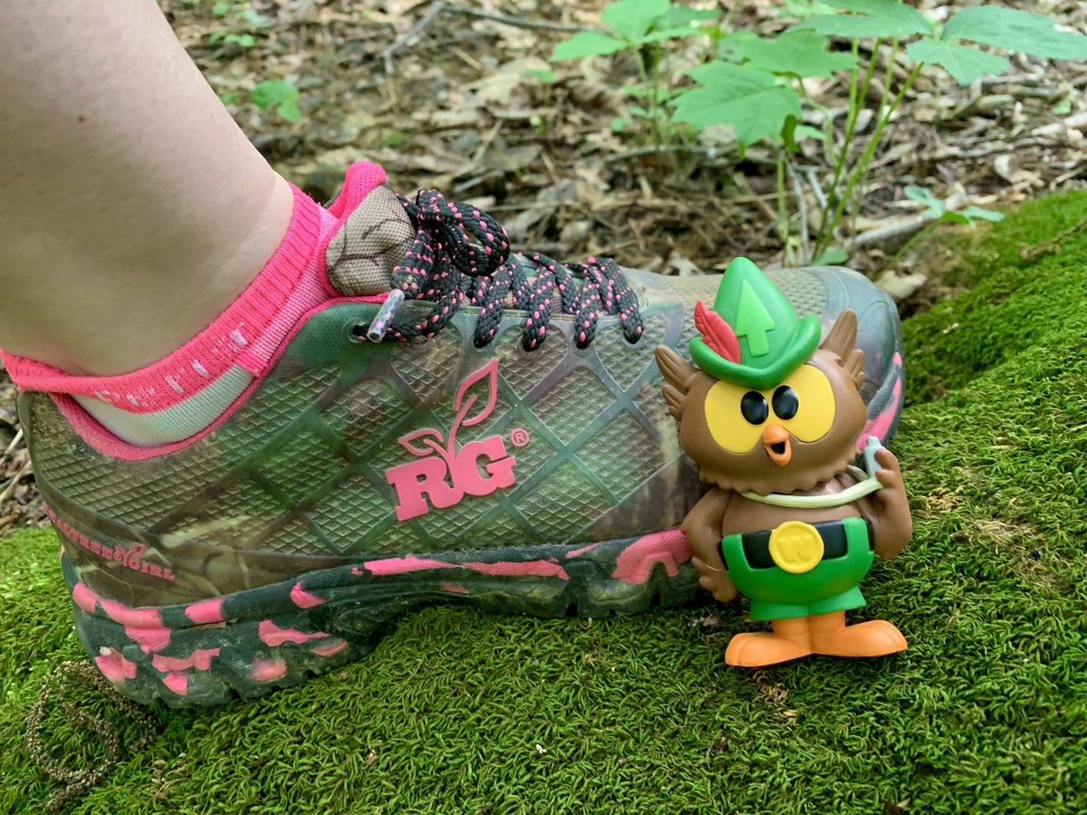 MrzPop1980's tweet photo. Day 3 of the Twitter May 2022 #FunkoPhotoADayChallenge @funko
#Shoefie
@WoodsyOwl @Realtree
#realtree #realtreegirl #shoes #hiking #hikingadventures #hikingkentucky #brigadoonstatenationalpreserve #kentuckyhiking #forest #savetheforest #savetheearth #forestmakemehappy https://t.co/K5wh8p23Q0