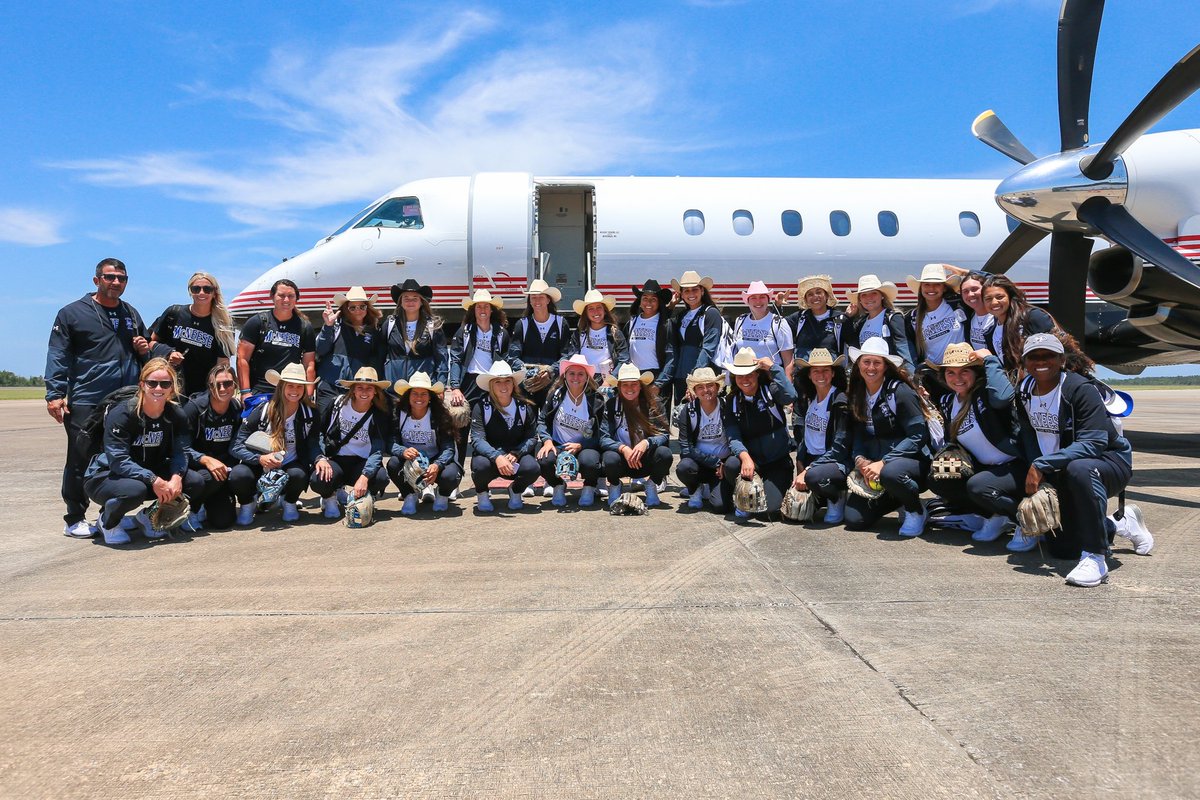 Louisiana ✈️ Illinois

#GeauxPokes | #RoadToWCWS