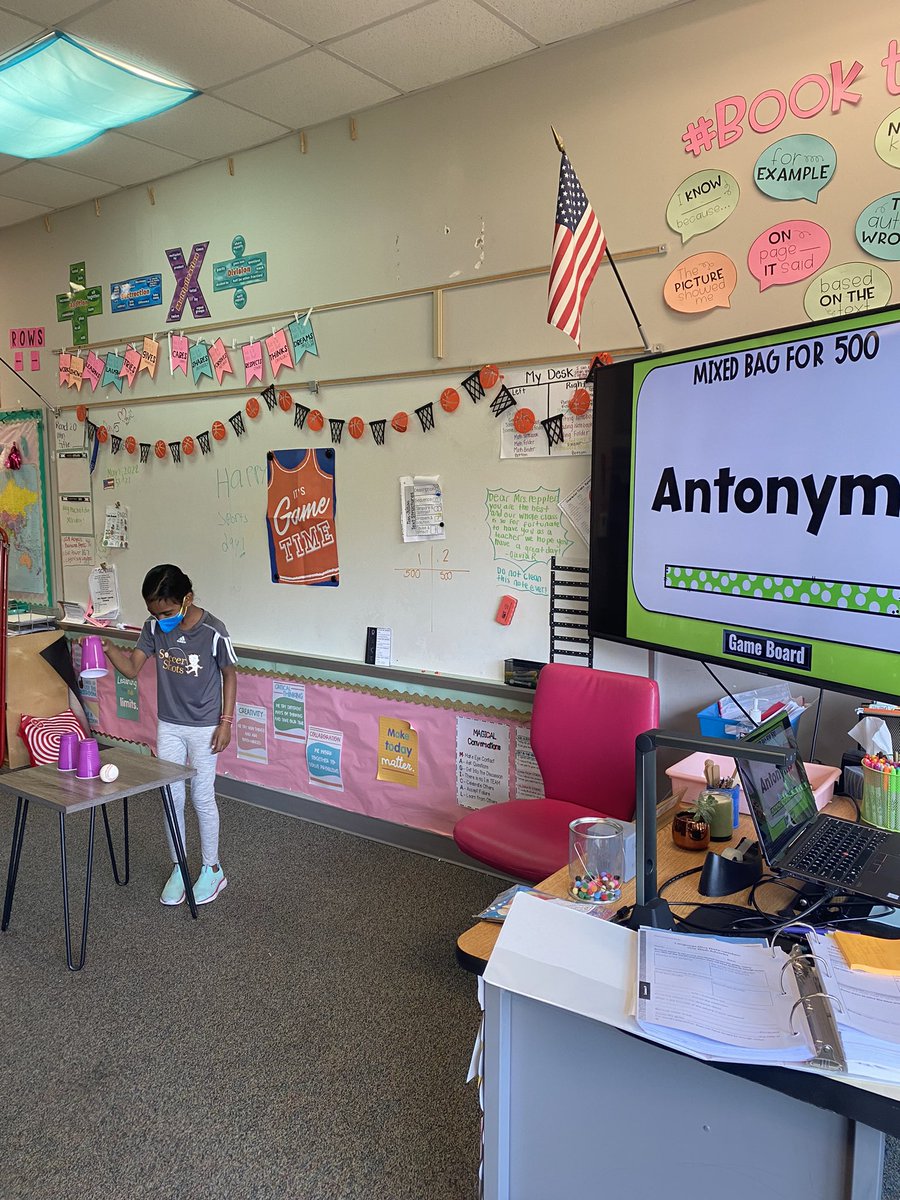 MrsPeppler3's tweet photo. #SmartyParty sports day! These athletes participated in games and centers to review vocabulary and character traits. ⚽️🏀🏈🏅 https://t.co/FRzVxErewR