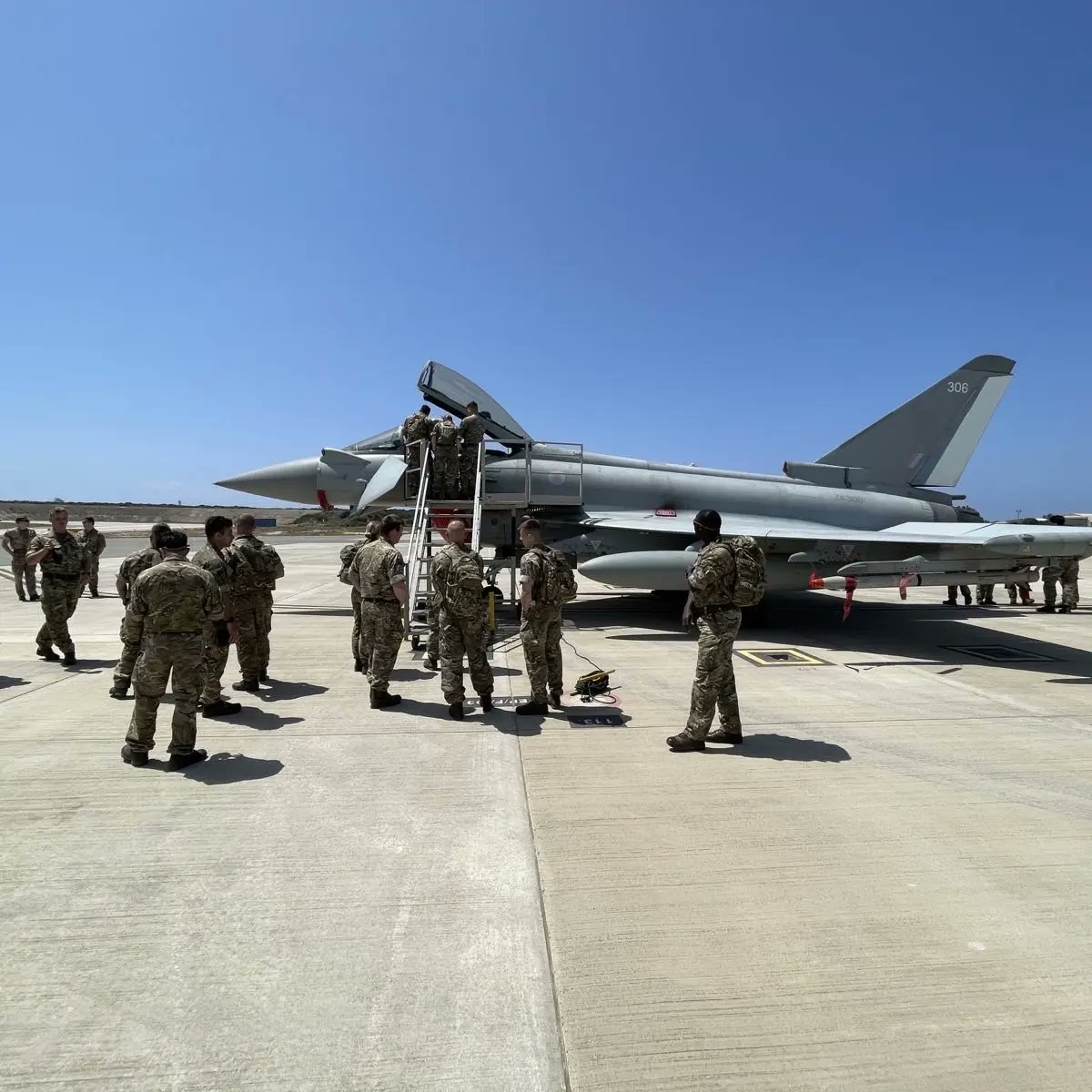 47RegtRA's tweet photo. Thanks to 903AEW for immersing Watchkeeper RPAS personnel and members of @106Gunners. π¬π§
#FlyFindFight #BeTheBest #Integration
@BritishArmy @rhqra @ComdJHC https://t.co/qQofrBqmkP