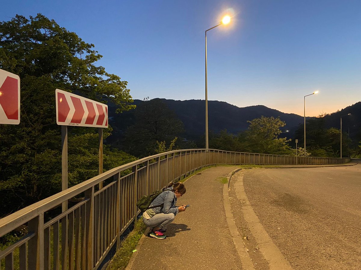 BerilOcakli's tweet photo. Dis/assembling the #BRI along #Rikoti
Here depicted ‚the Imeruli highway squat‘. Photo cred @TVakhtangadze https://t.co/WHgHUkhppN