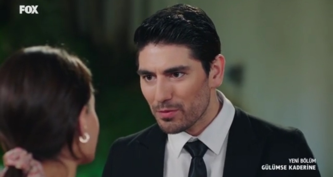 TDizi101's tweet photo. Ekin can't see Yaren like that. He doesn't want her to leave. He's right that accepting help doesn't make one weak. 🥺❤
E: I understand you can handle it. You can do it but it wouldn't be bad if you accept some help. 🥀
#GülümseKaderine
#EkYar
#SudeZülalGüler #DoğanBayraktar https://t.co/LYSLHNkGjZ