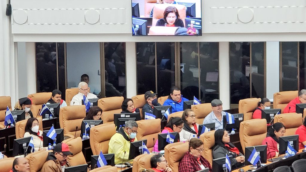 Danielka Ruiz (@danielkaruiz25) on Twitter photo #Nicaragua #LoÚltimo
Poder legislativo aprueba ley que Declara Feriado Nacional el 30 de mayo #DíadelasMadres Nicaragüenses.
La ley reforma el artículo 66 del Código del Trabajo y estipula día de descanso para todos los trabajadores públicos y privados.
<a href="/laprimerisima/">Radio La Primerísima</a> #Nicaragua #LoÚltimo
Poder legislativo aprueba ley que Declara Feriado Nacional el 30 de mayo #DíadelasMadres Nicaragüenses.
La ley reforma el artículo 66 del Código del Trabajo y estipula día de descanso para todos los trabajadores públicos y privados.
<a href="/laprimerisima/">Radio La Primerísima</a>