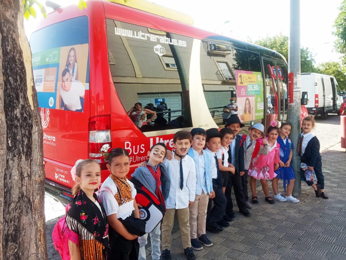 Safa_Utrera's tweet photo. HACER REIR ES UNA LABOR SOCIAL 
Este es el título de uno de nuestros proyectos aprendizaje-servicio.
El alumnado de 3º de E.I ha representado obras de los hermanos Álvarez Quintero en el @GrupoReifs Utrera.  
#SafaUtrera #SagradaFamilia #Utrera #ReifsUtrera @ecatolicas https://t.co/NVOsWauhYY