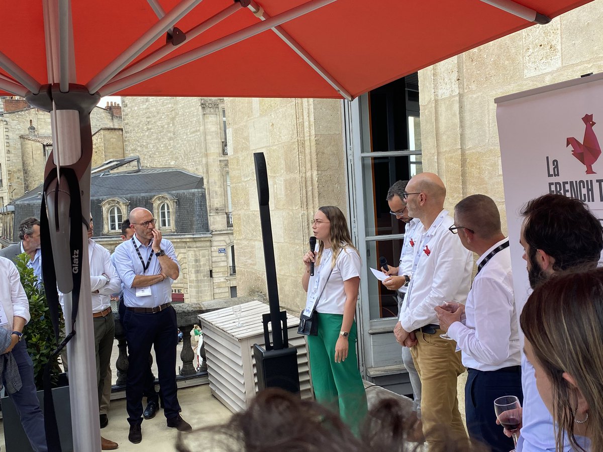 fullbusfr's tweet photo. 🔴 EN DIRECT 🔴 Afterwork @FrenchTechBdx en partenariat avec @TournyMeyer 🌞
Une nouvelle occasion pour pitcher #Fullbus auprès des promoteurs de la région pour défendre les mêmes enjeux de mobilité et du territoire 🚌🌱
#mobilité #transports #immobilier #frenchtech https://t.co/1dKPwreFvS