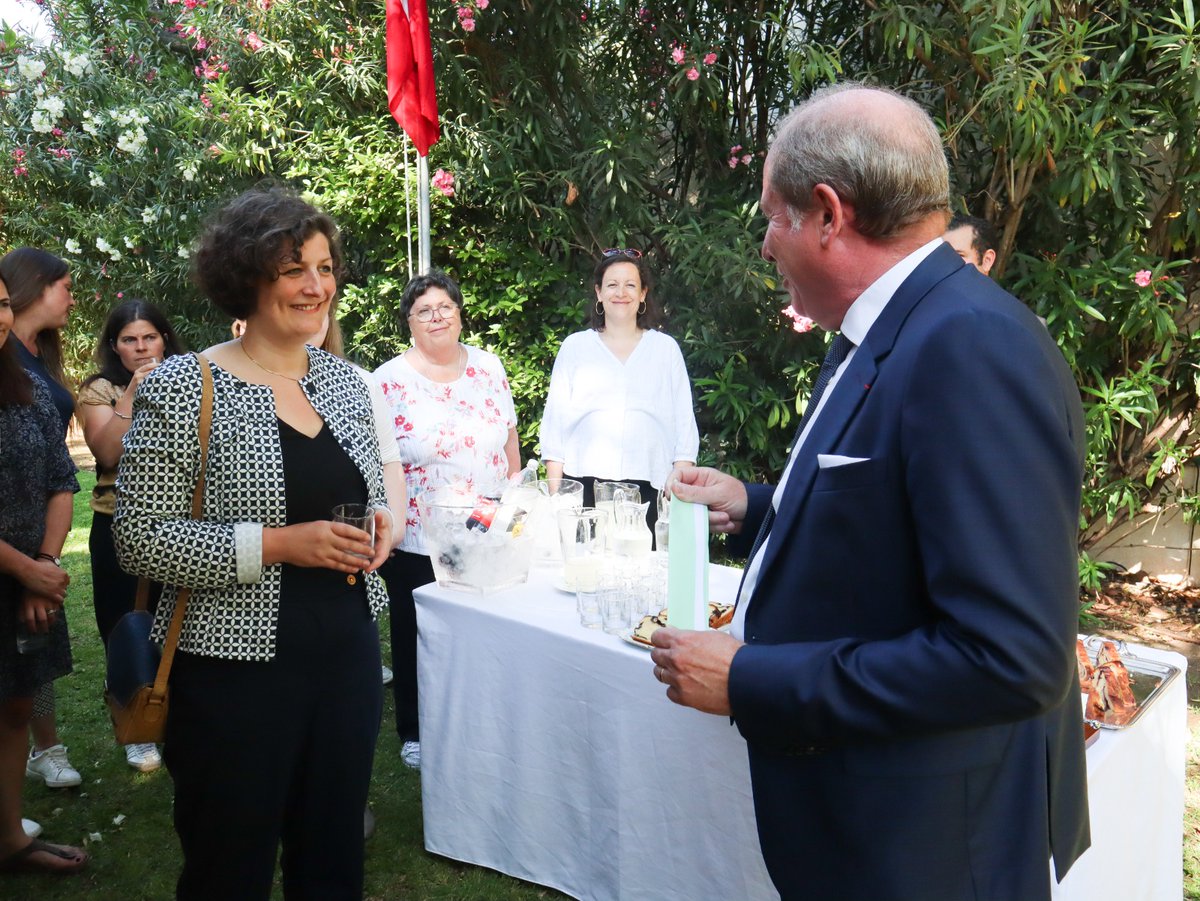 franceenisrael's tweet photo. 30ème anniversaire du jumelage entre les villes de @strasbourg et @ramatganmunicip. @EricDanon, Ambassadeur de 🇫🇷 en 🇮🇱 a eu le plaisir de recevoir la maire de Strasbourg Mme @JeanneBarsegh accompagnée d’une délégation d'élus et d'agents et représentants de l’@FSJU. https://t.co/0XjhB7v9Md