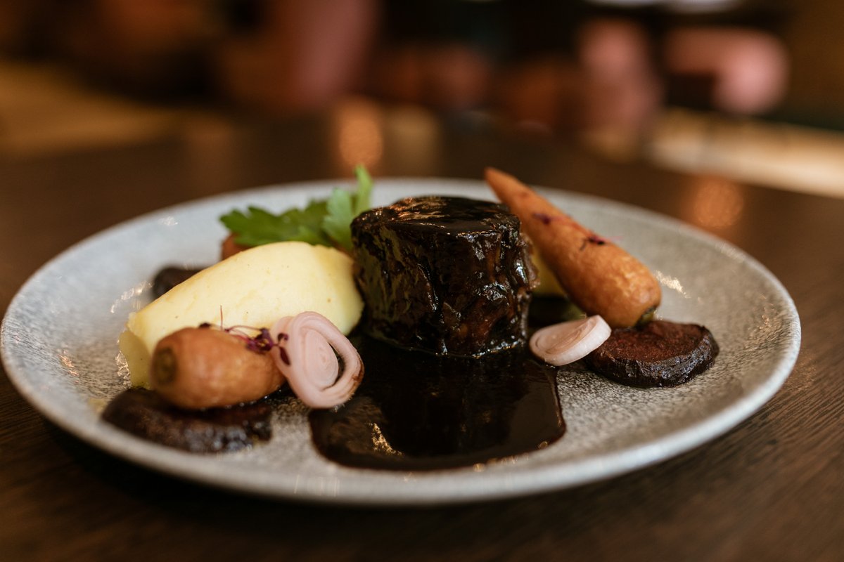 Graduating? 🎓
We are offering a special Graduation Offer of 3 courses for £30 at <a href="/galleryatmalone/">Gallery Restaurant</a>! 🎉
Keep your eyes peeled for more information coming soon. 👀

#Graduation #VisitBelfast #BelfastRestaurant