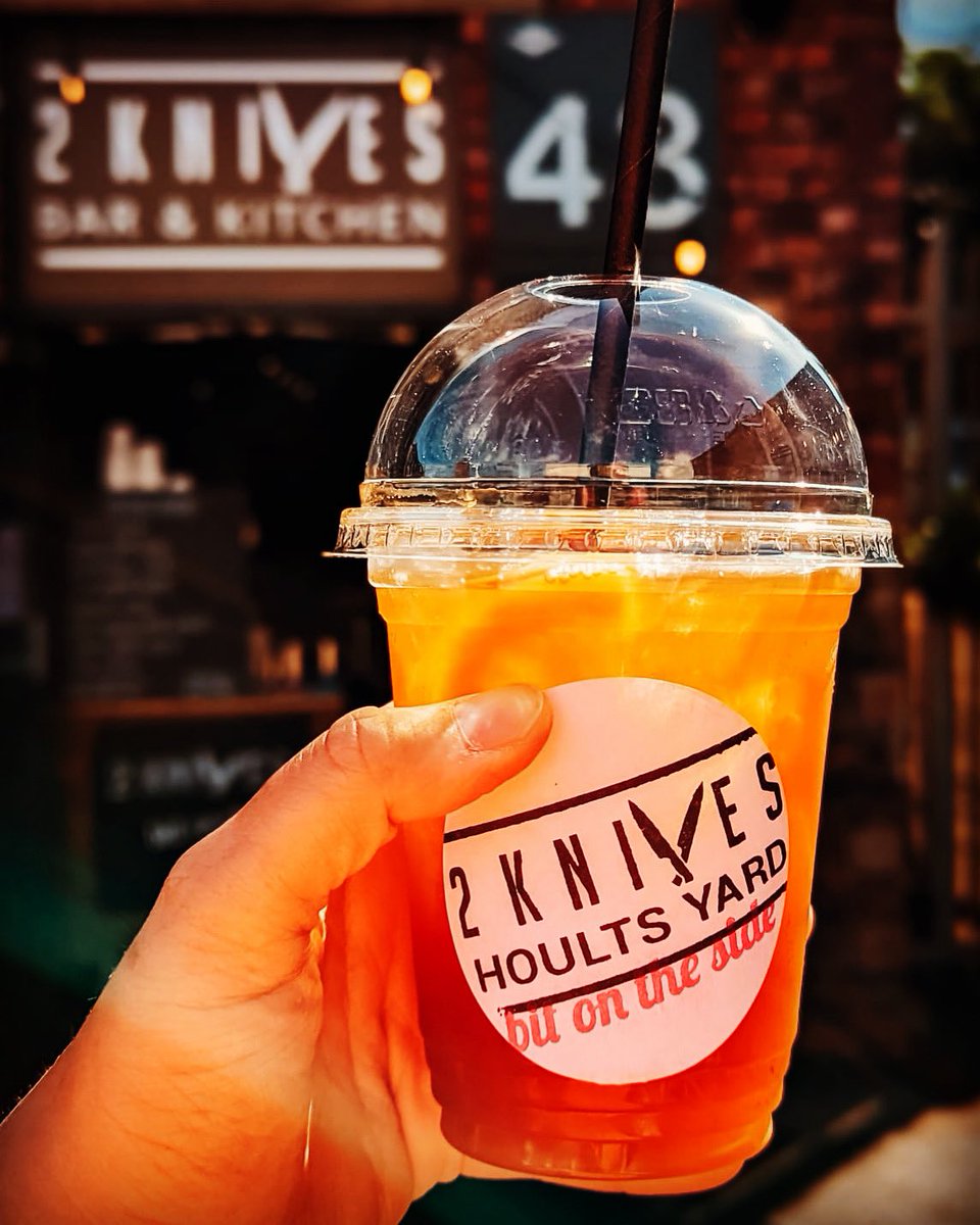 2kniveskitchen's tweet photo. It’s going to be a hot one tomorrow! @2kbitontheside has you covered with iced cooled drinks plus her regular amazing coffee and tea line up! @hyhubs, #2kbitontheside #2knives #2kniveskitchen #houltsyard #coffee #icedtea #icedcoffee #tea #sun #newcastle #newcastlefoodies https://t.co/9AjHxE8ZJE