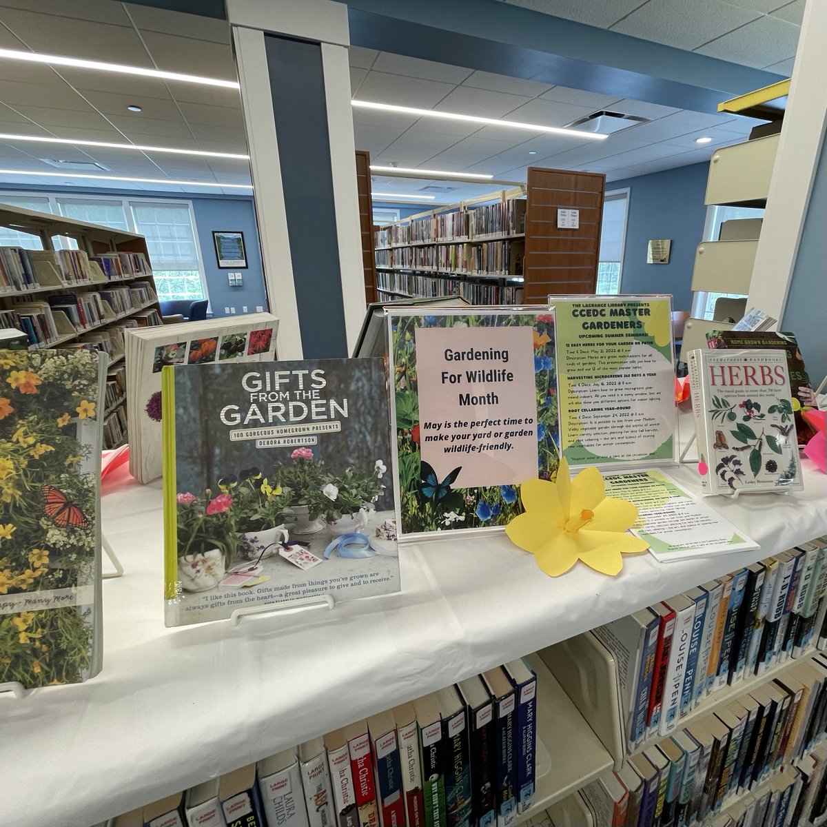 LaglibNY's tweet photo. Be sure to come into the library to check out our latest display on Gardening for Wildlife Month!
#dutchesslibraries #laglibny #HVNY #gardening https://t.co/uZG4j8O639