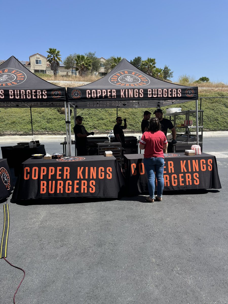 Thank you to our MFP PTSA and admin for hosting our Staff Appreciation Week Lunch!! #Copperkingsburgers #TheMaryFayWay <a href="/FUESDSchools/">FUESD Schools</a>