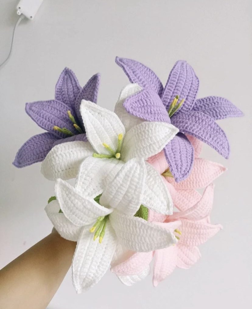 vexchi's tweet photo. if someone bought me these i would simply fall in love with them on the spot https://t.co/L5ac6yaqAQ
