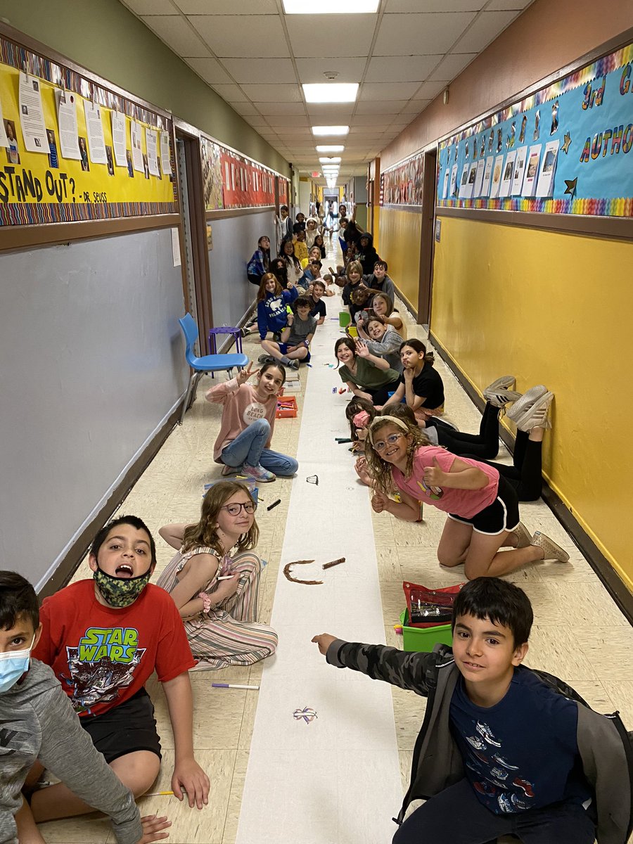 A is for Art Day! Fourth graders are on a ROLL with our ABC Countdown by collaborating to create a giant piece of art! 🖼 🎨 #ABCCountdown2022 <a href="/24Kath/">Kathy Connolly</a> <a href="/CZawatson/">Cristine Zawatson</a> <a href="/jslearning/">Jeanine Sofield</a> <a href="/MrCourtneyNY/">Mr. Courtney</a> <a href="/rwesselhoft13/">rebecca</a>
