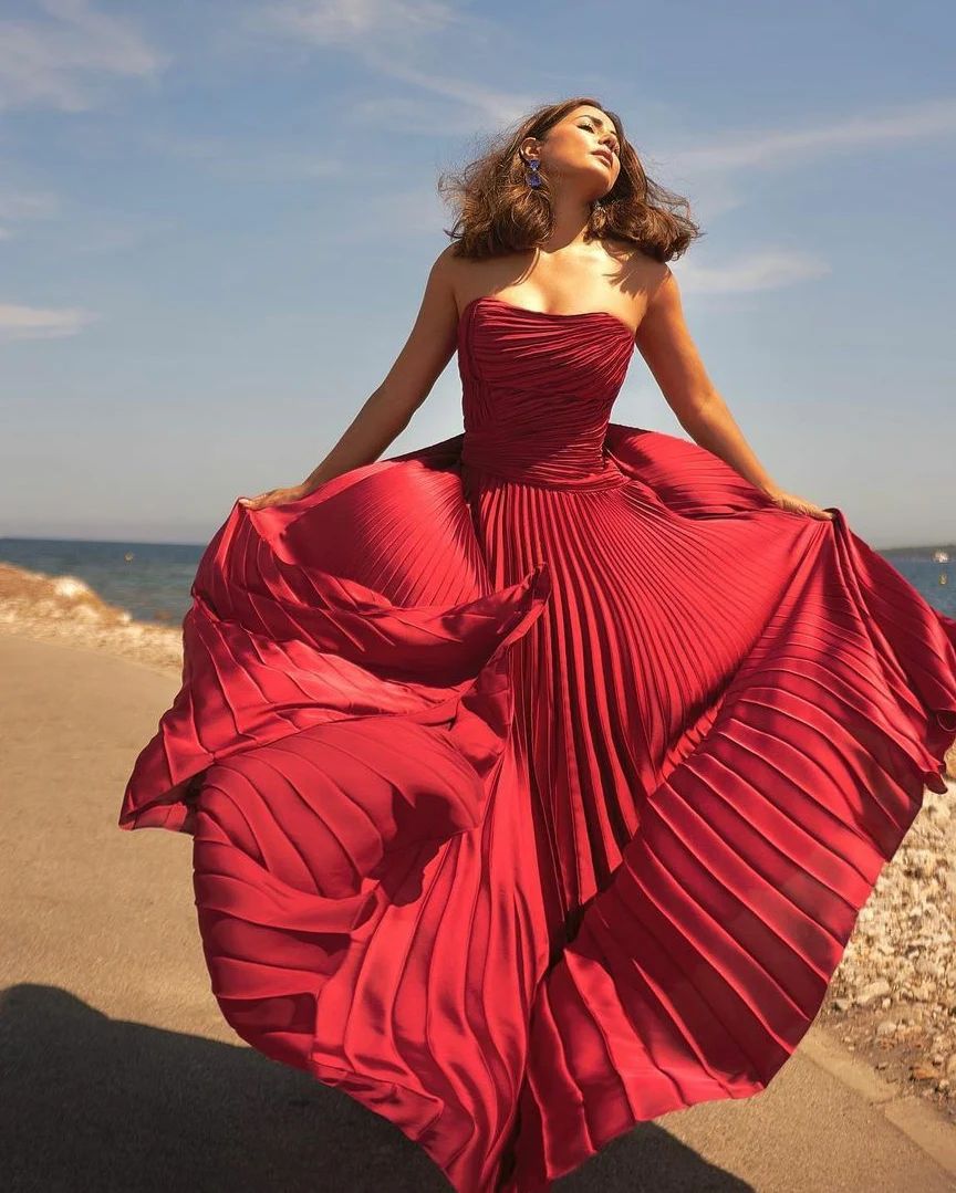 aarav_writes's tweet photo. Hina Khan Slays In A Red Gown By Rami Al Ali At Cannes 75th Film Festival ❤ 

#HinaKhan 
#HinaKhanAtCannes2022 
#Cannes 
#CannesFilmFestival2022 
#CannesFilmFestival https://t.co/ekFC0r6d73