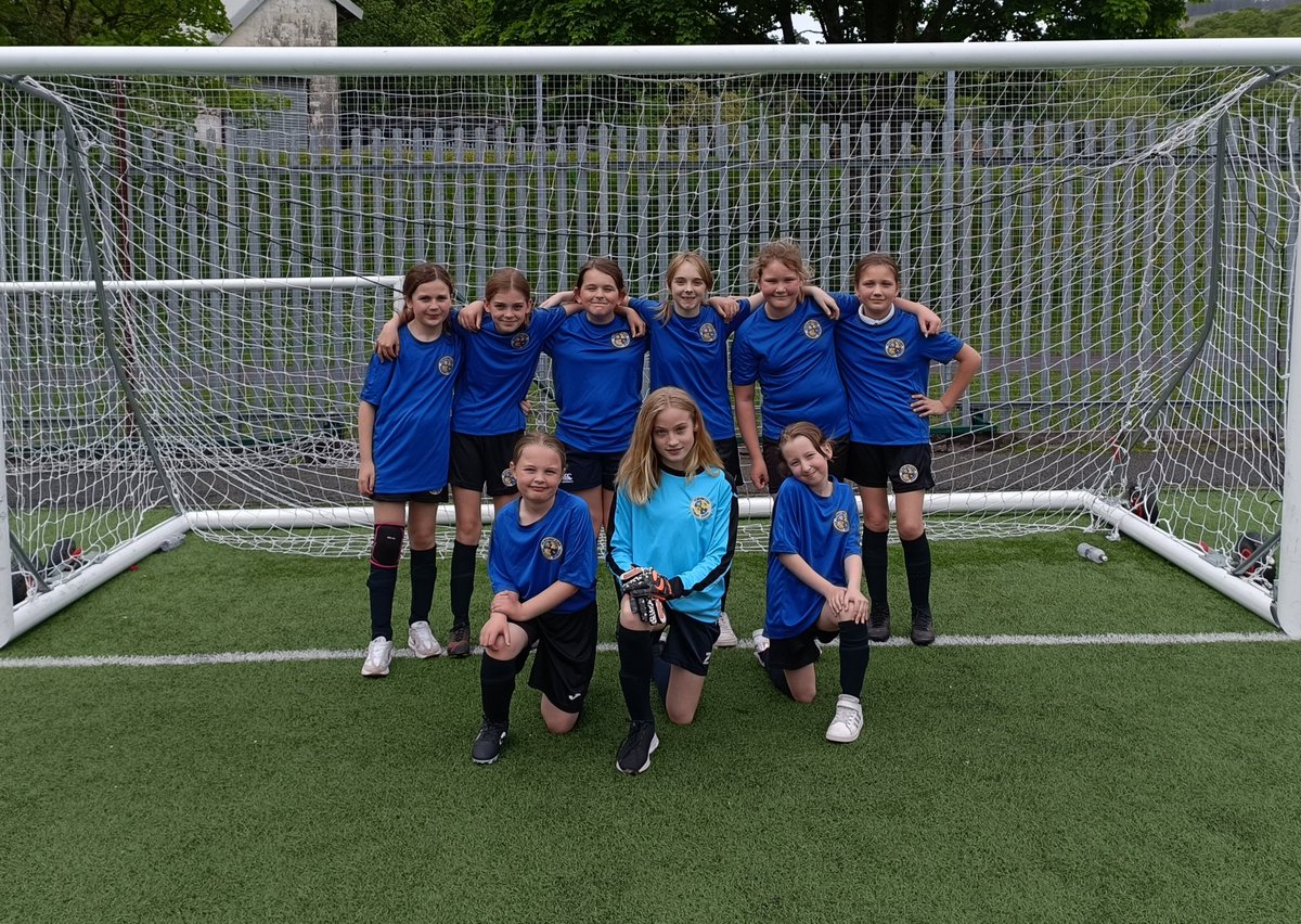 penrhiwceibr's tweet photo. A fantastic afternoon of football with @abercynonpry123 and @Pengeulanpri ⚽ Loads of respect, sportsmanship and team work skills on display by all schools! 👏👏👏 @SportRCT @CTMHealthySch https://t.co/yXVSZriZwk