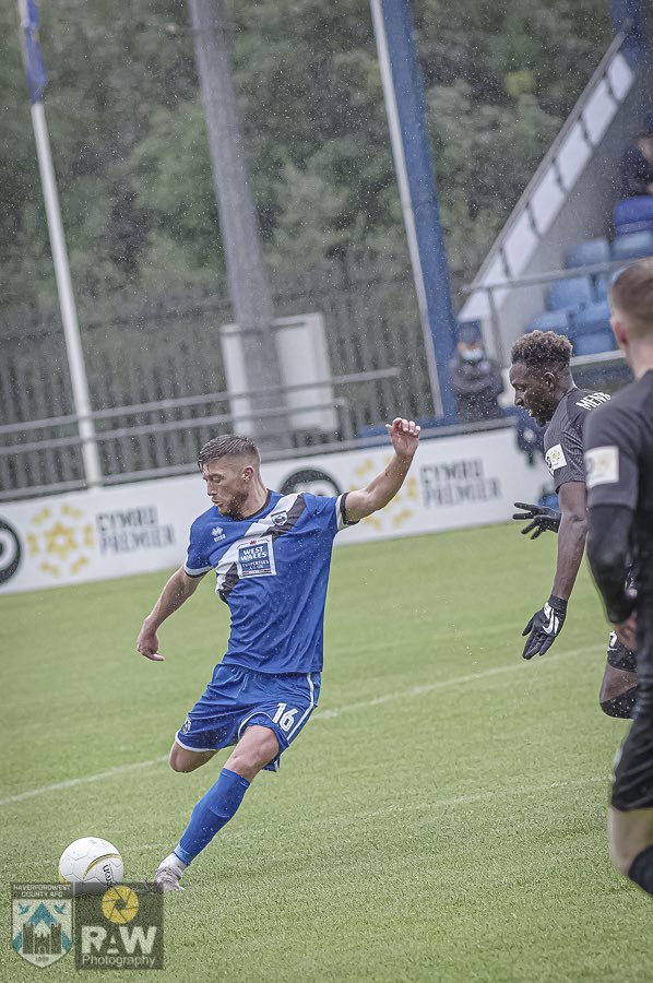 Thanks <a href="/HaverfordwestFC/">Haverfordwest County AFC 🏴󠁧󠁢󠁷󠁬󠁳󠁿</a> for the past couple of seasons had some great memories and what a bunch of boys 👊🏽 Wish you all the best 💙