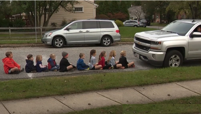 Visionzeronet's tweet photo. How are we surprised at huge increases in roadway deaths in U.S. when we allow 3 of 4 passenger vehicles sold to deter a driver from seeing 10 kids-lengths in front (see pic). Get informed. Get angry. Get active: https://t.co/xLMgoSkooT Thx @schmangee @DavidZipper @SafeRoadsNow https://t.co/HWtW0Sb3Um