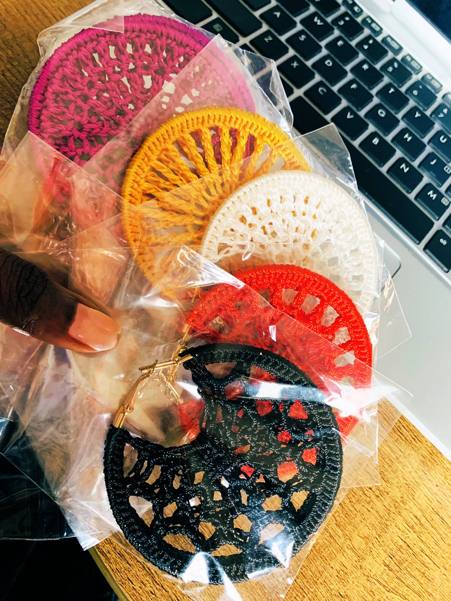 Lady_Fiel's tweet photo. Ça fait longtemps je n’ai pas posté ça ici. 😊
Vos boucles tissées sont disponibles mes dames.
Couleurs disponibles :
💙💚💛🧡❤️💜🖤🤍💖
1.000F la paire
Bonamoussadi - Yapaki Cave
Je te livre les tiennes quand ?☺️ https://t.co/32sDSmmXNE