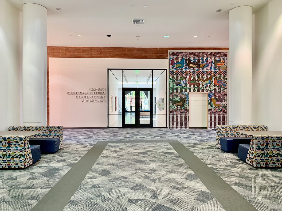 carolchin2020's tweet photo. In honor of #InternationalMuseumDay2022 yesterday’s images of #millardsheets tile mosaic now installed @CSULB I was given a serendipitous tour of the installation by the museum director 🤗 Expansion of the Horn Center by @PfeifferStudios #art #architecture #ccinlongbeach https://t.co/Y4WIXp8qkv