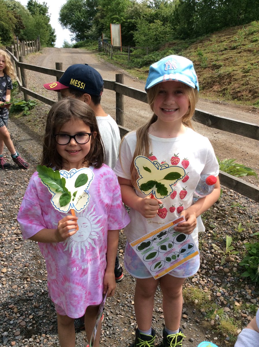Y3Bradway's tweet photo. Another fab day for Y3C! We have been ‘Habitat Hunters’ in the local area, built our own habitats for a variety of different animals, leaf identification and then finished off with some beautiful plant artwork 🕵️‍♂️🕵️‍♀️ 🐜🦉🐿@BradwayScience @ArtBradway #year3 #residential https://t.co/qoc8MPlNar