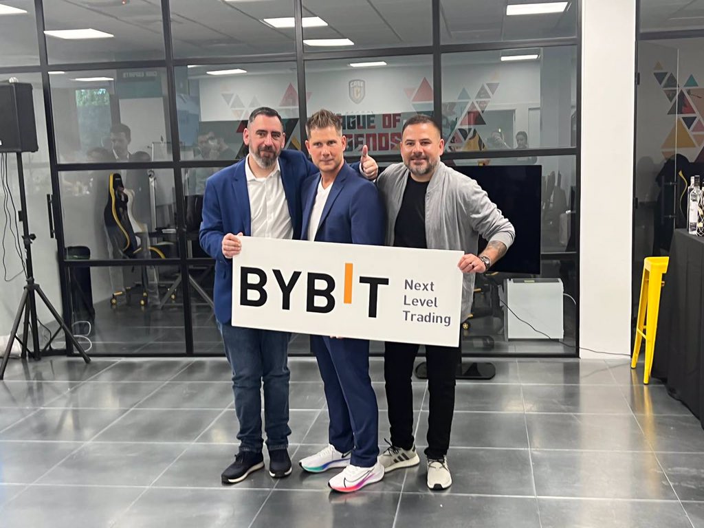 cryptocrack25's tweet image. Felicidades crack, te lo mereces🔥👏🏻👍🏻@MinimalTrader_ 

Presente en España #Minimaltrading