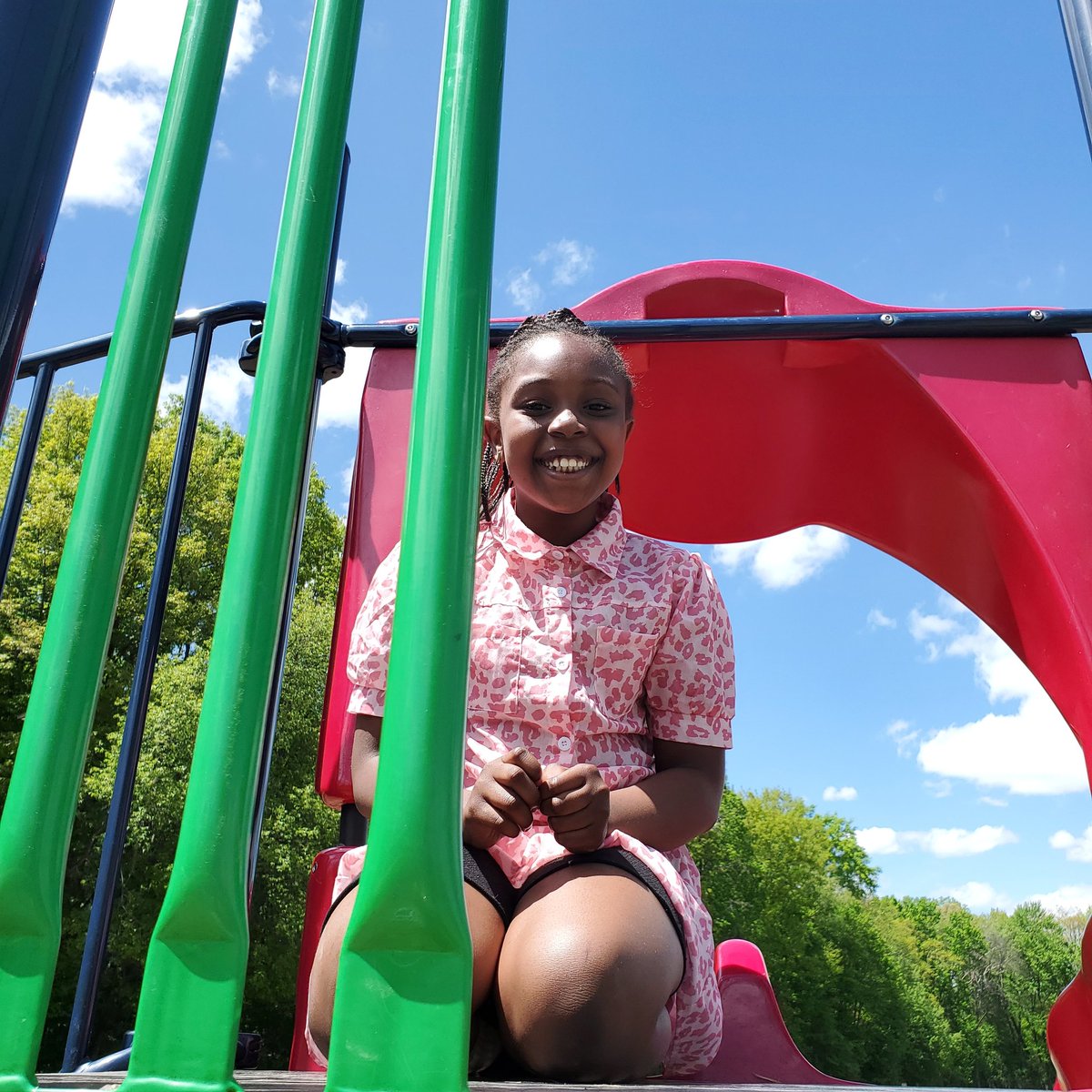 1stRocks's tweet photo. Recess fun @Grandview_Elem #sunshine #firstiefriends https://t.co/ZPXb472zmz