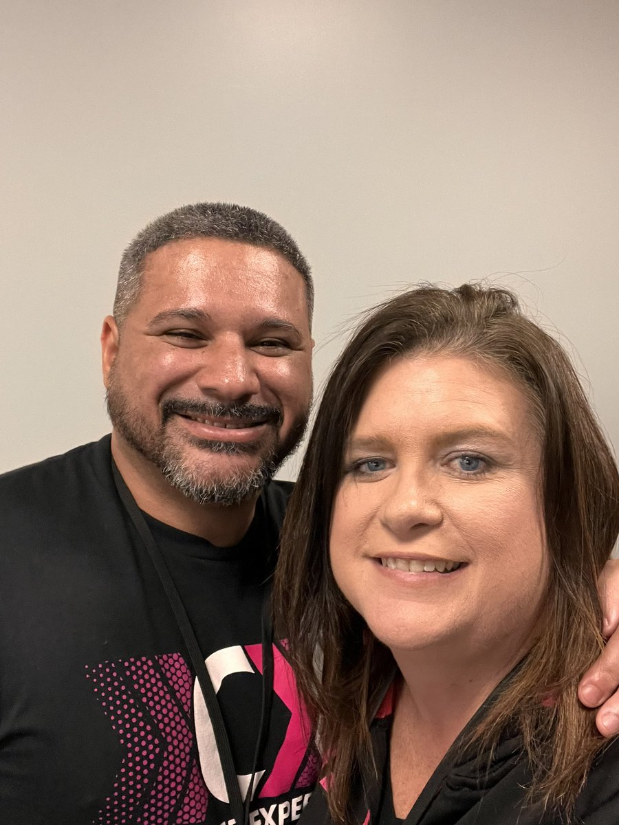 heatherlc1972's tweet photo. So glad I got to have a few min to connect with @hcruz31 !  Glad I got to see your smiling face! https://t.co/VsSmd23uKL