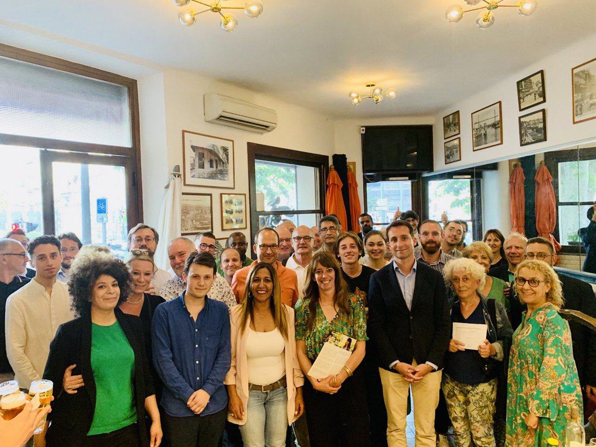 RaconCathy's tweet photo. @Avecvous nous avons lancé notre campagne pour les #legislatives2022 dans les 4e, 5e et 6e arrondissements de #Marseille ! 

#Ensemble les 12 et 19 juin pour poursuivre mes engagements pour nos valeurs et préserver notre territoire avec la #MajoritePresidentielle. 🗳🇫🇷 https://t.co/mW5KmhSFE4