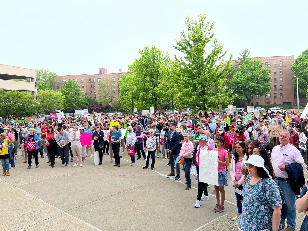womensmarch's tweet photo. Our 600+ sister rallies across the country all shared one message: codify Roe v. Wade and protect abortion access.

Until then, our Summer of Rage continues, where we’ll organize nationwide and fight for our reproductive rights.

📍Stanford, Connecticut https://t.co/M7GYkc5QMm