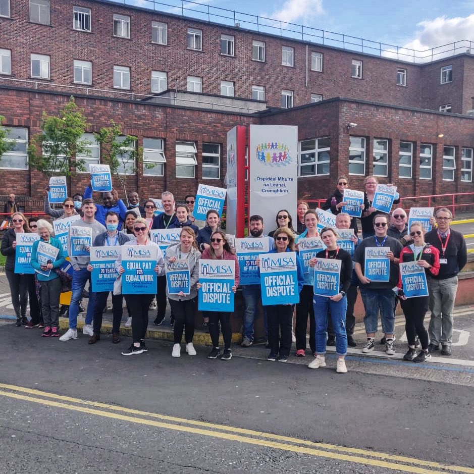 adnilnitram18's tweet photo. Proud to work with this bunch of #MedicalScientists @CHIatCrumlin. Thanks to everyone one who supported @MedLabAssoc #strike - patients, parents / guardians, our hospital colleagues & the public.
#payparity #testingpatients #testingpatience https://t.co/xlavETo9LQ