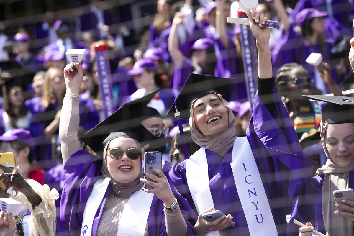 nyuniversity's tweet photo. Class of ’22, congrats! Enjoy this milestone day with your classmates, friends, &amp; family. Bonus: You’ve just joined a group of stellar @NYUAlumni numbering 600,000+! https://t.co/kewibvVywX