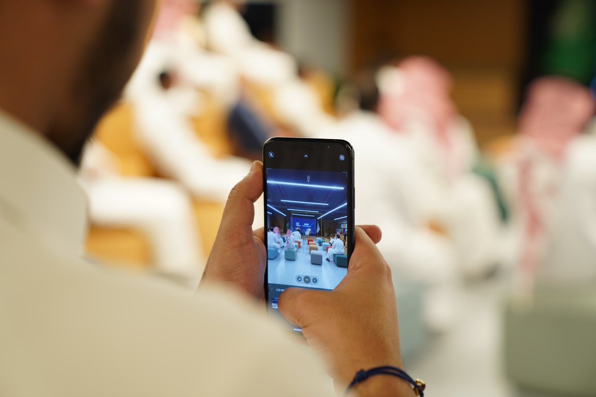 SaaSNetworkSA's tweet photo. اللقاء الثاني لنا مع الرئيس التنفيذي يوسف شمعون لشركة @zenhrms 💚 
شكراً خاص ل @McitGovSa  على دعمه المتواصل بإحتضان المبادرة في مركز ريادة الأعمال الرقمية CODE https://t.co/9OzIkAZ5Po