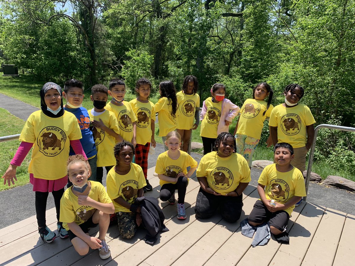 APSChristensen's tweet photo. We had a fun learning day on our field trip to @AliceFerguson Farm. Thank you @NatParkTrust for supporting our learning outside the classroom @APSDrew @APSDrwDragonDEN https://t.co/A5of1bEOub