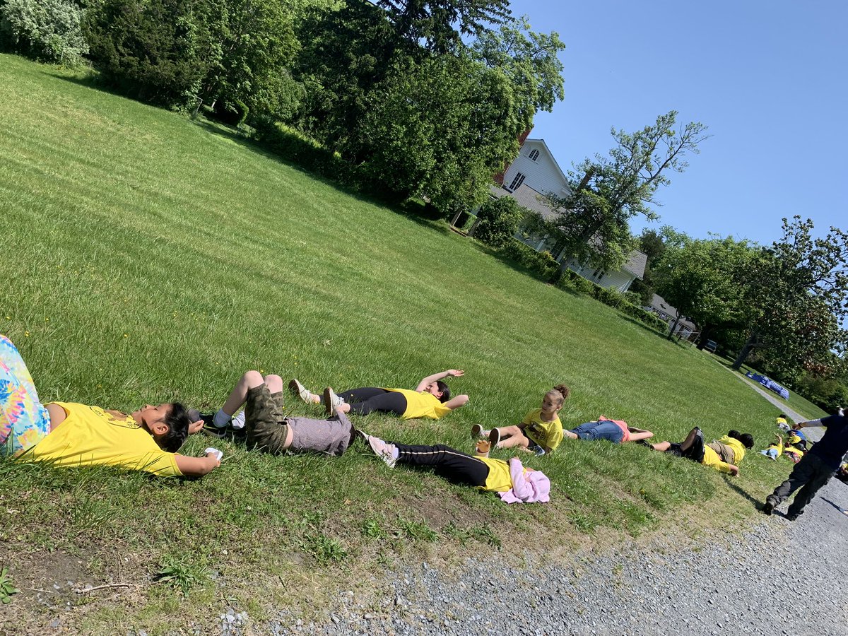 APSChristensen's tweet photo. We had a fun learning day on our field trip to @AliceFerguson Farm. Thank you @NatParkTrust for supporting our learning outside the classroom @APSDrew @APSDrwDragonDEN https://t.co/A5of1bEOub