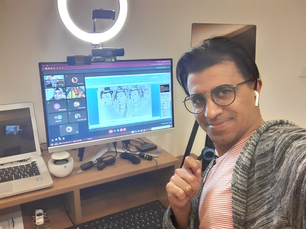 Hacı Bayram Veli Universitesi. Prof. Dr. Alaybey Karoğlu.
Uygur Sanatı ve Kültürü anlatırken