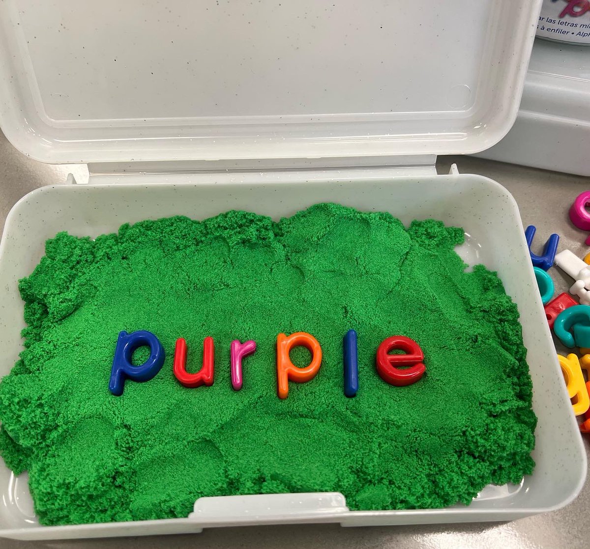 finch_janna's tweet photo. .Wish me luck… trying the sand trays out today! 😉 #makeitfun #soundmapping #phonemicawareness #sor #literacy #kineticsand #iteachsecond #chaseinnovators @chasetigers https://t.co/PshAXFZYIG