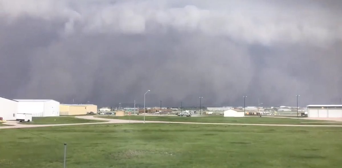 Since 2008, North America has been hit by one or more derechos every year. The image below is from a time lapse video that captured a derecho hitting South Dakota as it went through on its way to Minnesota last Thursday, May 12, 2022. See the video at https://t.co/ddMqHKQsne https://t.co/A9xNpgwA8I