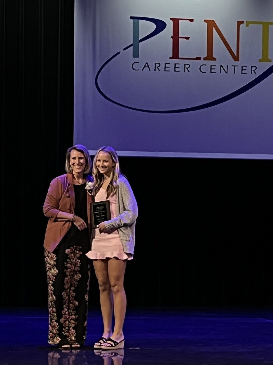 Congrats to Jaycee Snyder, who was recognized as the Outstanding Student of the Dental Assistant program @ PENTA for the class of 2022!  ❤️🚀💚 #FutureReadyRocket <a href="/BCS_SchoolDist/">BCS School District</a> <a href="/pentacareerctr/">Penta Career Center</a>