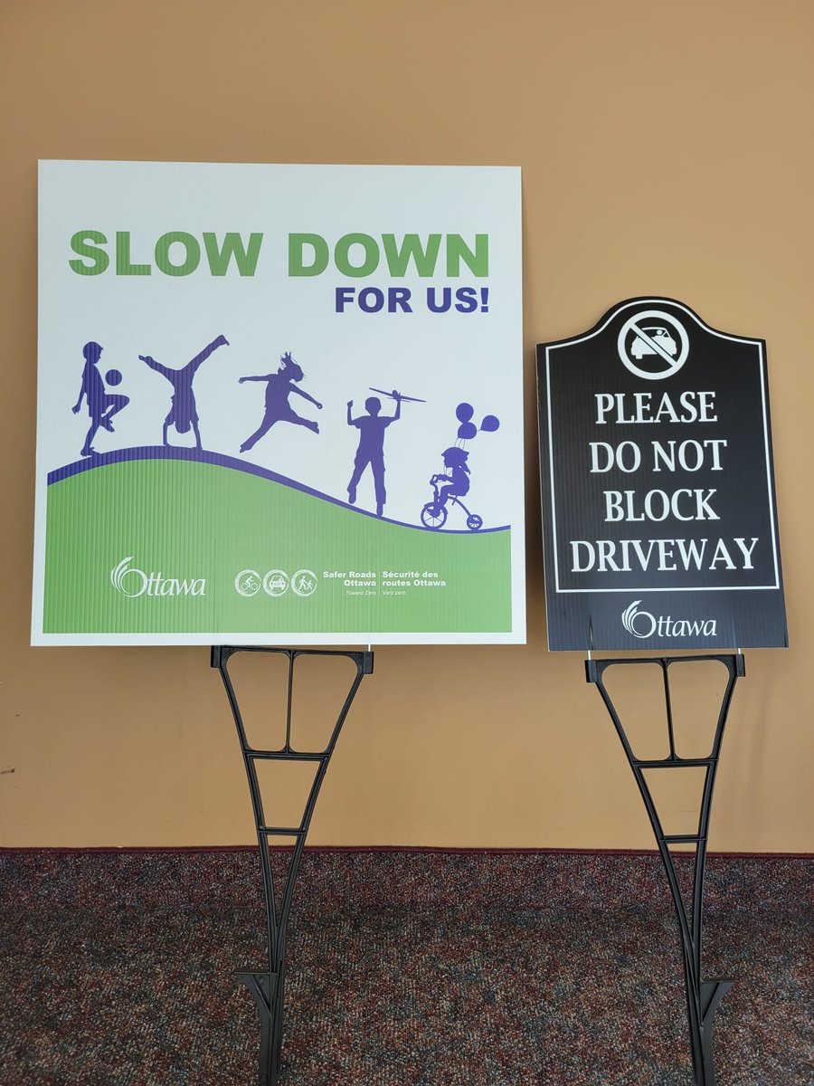 MathieuFleury's tweet photo. #TeamFleury is installing the SLOW DOWN FOR US & DON'T BLOCK DRIVEWAY signs.
You had one in the past or you want one on your property?
Do you live in Lowertown, Sandy Hill or Vanier?
If YES, pls send me an email mathieu.fleury@ottawa.ca
subject line: SLOW DOWN https://t.co/i7O4HnELfb