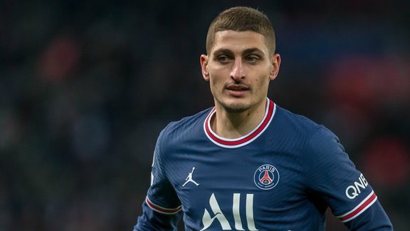 MediaParisien's tweet photo. 🗣️ Marco Verratti :

🇮🇹 "Le naufrage du PSG à Madrid ? Ici à Paris, on oublie parfois qu’il faut souffrir pour gagner. Et ça, on doit le comprendre tous ensemble : les joueurs, le club, les supporteurs. Madrid a l’habitude de jouer ces matchs et de souffrir." https://t.co/o5pJWeUsWt