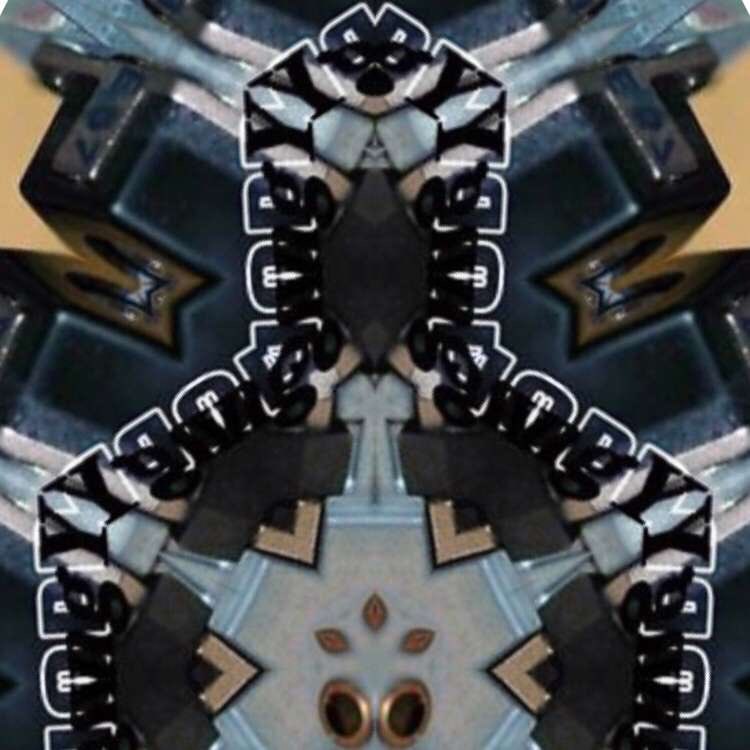 MARINANICOLAO14's tweet image. #enterthemachine #digitalart #hero #australianartist #kaleidoscope