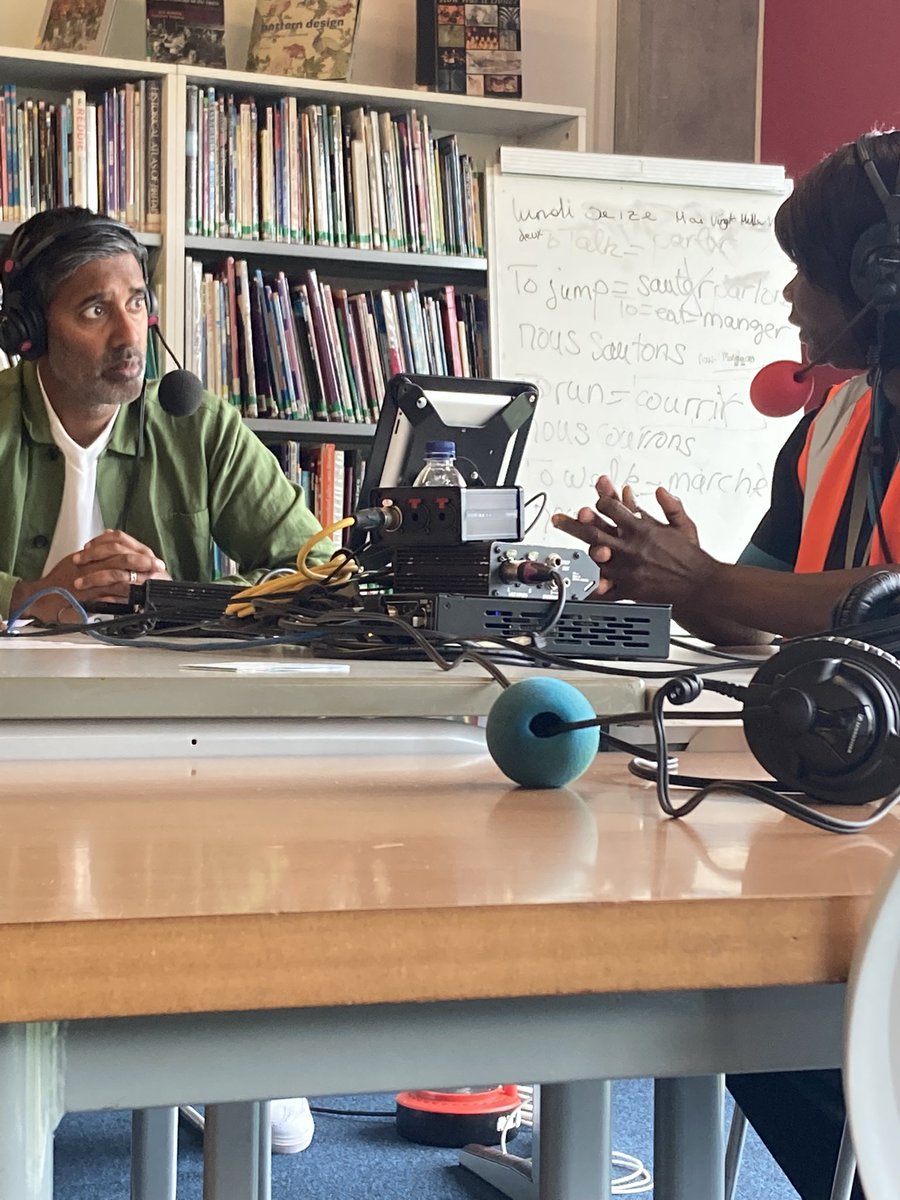 josieverg's tweet photo. “We stand on the strength of our team” 

Running a school involves so much more than teachers as @TherealNihal has been finding out by talking to @WalworthAcademy’s Queen of Ops Elesha and Charlotte who leads the in-house catering team fuelling 1000+ students 4x each school day https://t.co/8zFabvpVXS