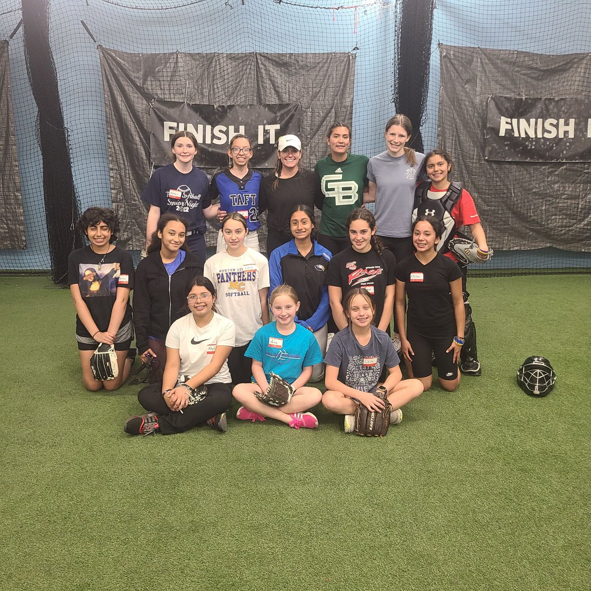 CoachAaronMoore's tweet photo. Last night’s Get Moore Softball pitching clinic was a big success. Thank you to everyone that signed up and a huge thank you to @TheMill_Chicago for hosting the camp. Shelby Dalton is the real deal! #GetMooreSoftball https://t.co/TcGA6wQGES