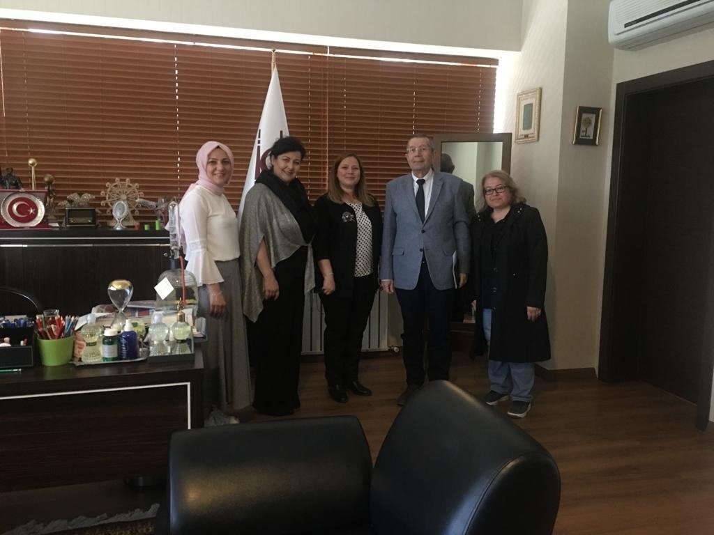 Keçiören Belediye Başkan Yardımcımız Sayın Sabiha AKDEMİR'i ziyaret ettik. Kurslarımız ve işbirliğimizi değerlendirdik. Gösterdikleri ilgi, alaka ve misafirperverlikleri için teşekkür ediyoruz. 

<a href="/sabihaakdemir73/">Sabiha Akdemir</a> 
<a href="/turgutaltinok06/">Turgut Altınok 🇹🇷</a> 
<a href="/mujdat_akbulut/">MÜJDAT AKBULUT</a>