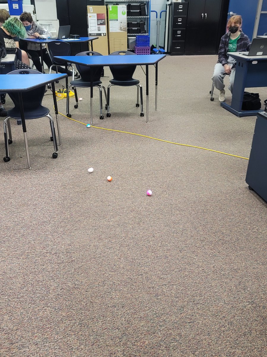 Coding with <a href="/SpheroEdu/">Sphero Education</a> in <a href="/IHEARTNWP/">Northwoods Park</a> Mrs. Bethea's CTE classes. #onslowdlt