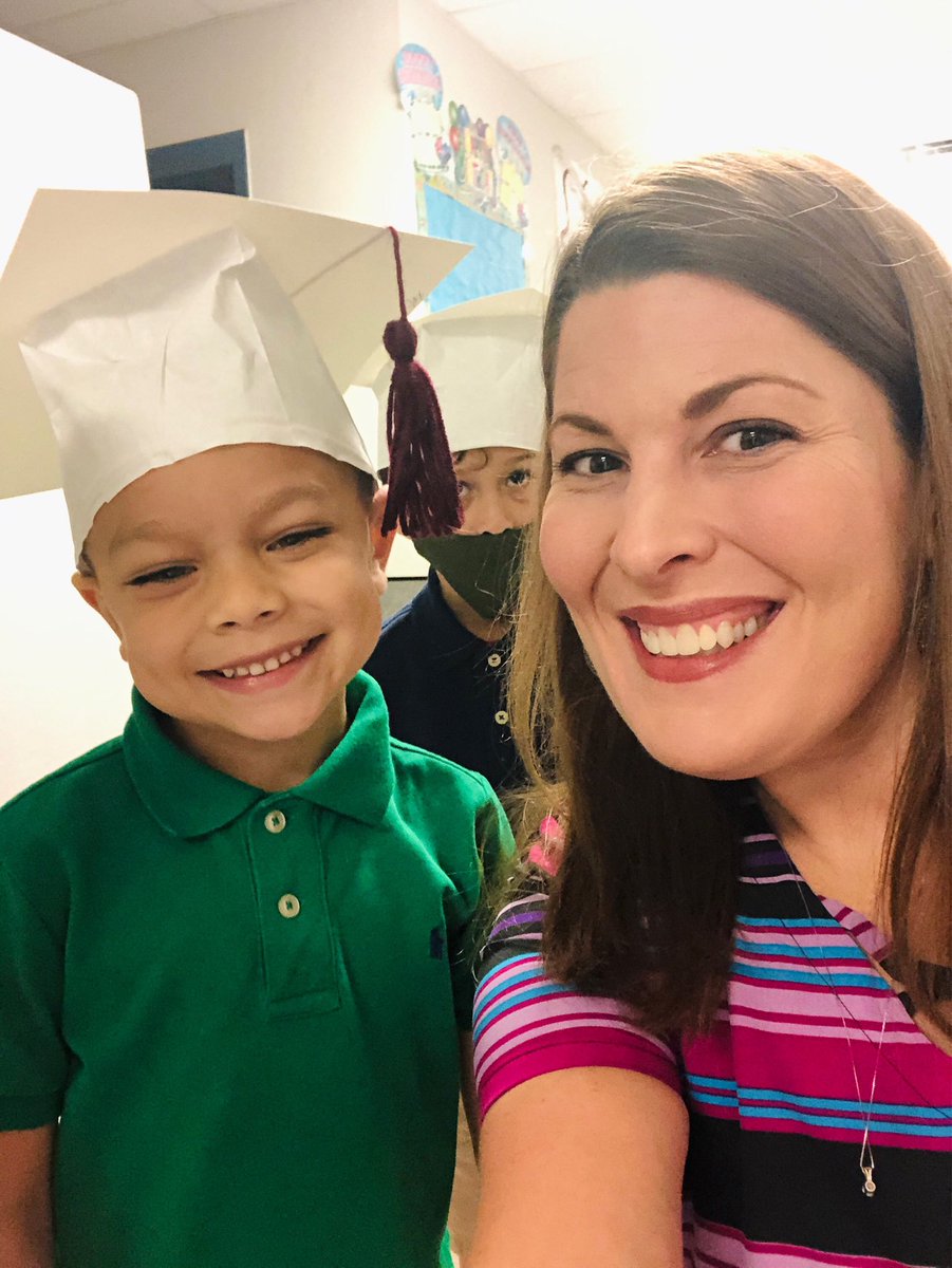 LauraBrast's tweet photo. A few of my favs from Ms. Messerly’s class that graduated PreK this morning! 🎓🦁♥️👏 @CarverLISD @LockhartISD #LoveMyLISD #PreKGrads2022 #TheRoarStartsHere #schoolnurselife #ReadyForKinder https://t.co/0uDkxSRmJi