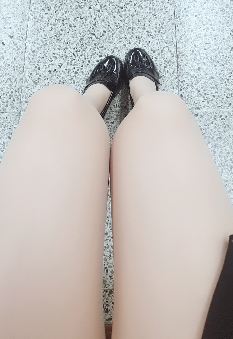 金曜日にFANTIAのデータ消します！ちょっとだけは残す🦵🦶保管用(?)
ダウンロードする人はその前にね🦑
アカウント消すことじゃないよ💋