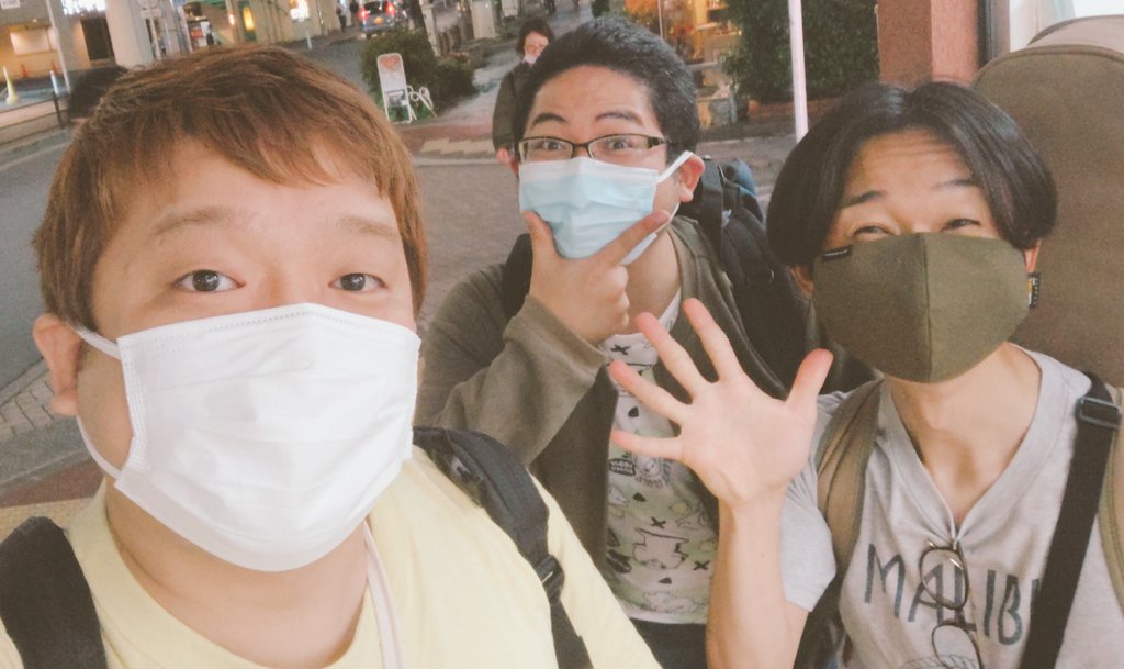 yamadatakafumi's tweet photo. 今日は、5/21(土)の2マンLIVE@相模大野cafetsumuriに向けて、はなほのお二人(雄平くん＆かんちゃん)とリハーサルをしてきました🎶ということは…？(匂わせ 笑)

何というか、私たち、物凄く相性がいいのです…(自賛許して)

お陰様でチケットは完売！ありがとうございます💖本番が楽しみすぎるぅ🙌🙌🙌 https://t.co/zIoqhDRwX7