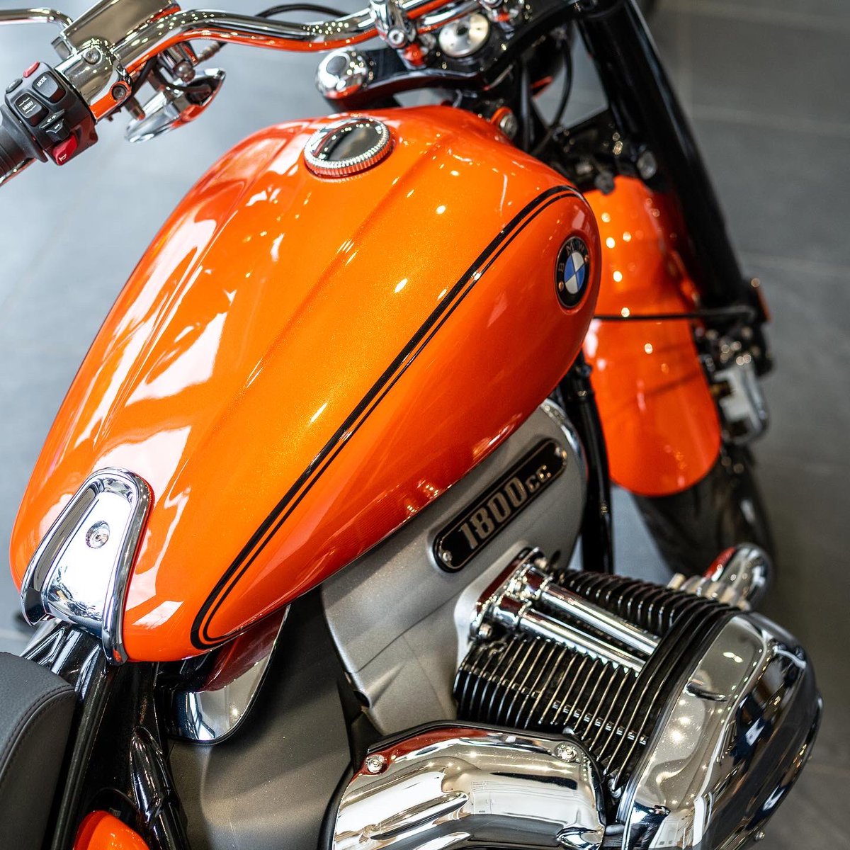 VinesBMWBikes's tweet image. Orange is the new black. Our latest custom BMW R 18 with @surreycustoms bespoke paint job 🍊🧡

Like what you see? Speak with the team about designing your own custom BMW R 18 #VinesMotorrad #VinesBikes

@bmwmotorraduk @bmwmotorrad @BikeShedMC