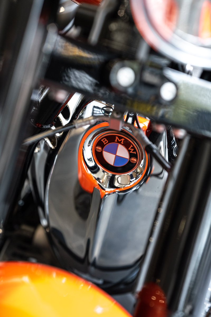 VinesBMWBikes's tweet image. Orange is the new black. Our latest custom BMW R 18 with @surreycustoms bespoke paint job 🍊🧡

Like what you see? Speak with the team about designing your own custom BMW R 18 #VinesMotorrad #VinesBikes

@bmwmotorraduk @bmwmotorrad @BikeShedMC