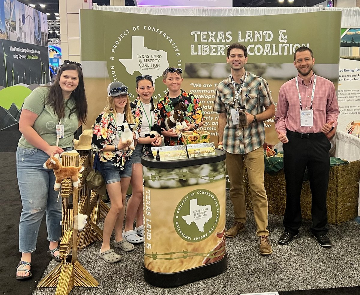 The next generation of clean energy leaders are hard at work! <a href="/USCleanPower/">American Clean Power (ACP)</a> <a href="/KidWind_Project/">KidWind Project</a> Great to meet you <a href="/KlamathCountySD/">KlamathCountySchools</a> 🍃
